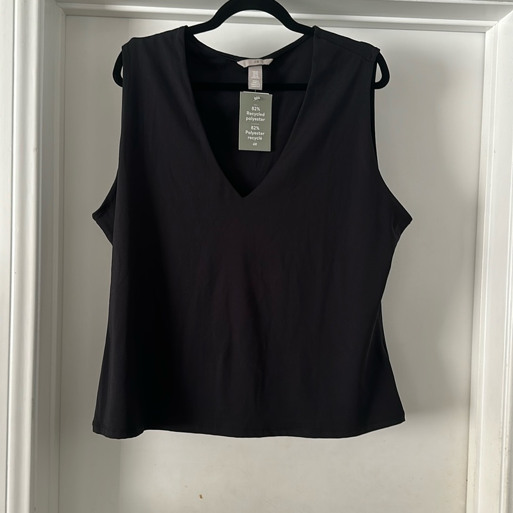 H&M black V neck, sleeveless top